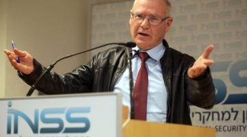 توقيف رئيس الاستخبارات الصهيونية الأسبق بمطار بلندن