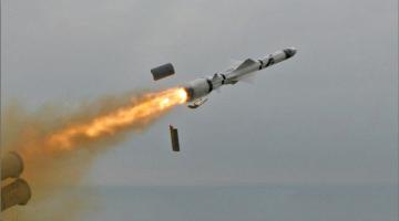 العدو: لا نملك نظام دفاعي ضد صاروخ "ياخونت"