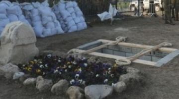 معاريف: نأمل ان تسمح المقاومة بغزة أن تمر جنازة شارون بسلام