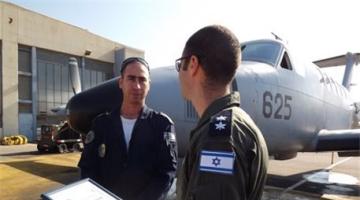 جولة نادرة في أجواء سرب التجسس الجوي الصهيوني