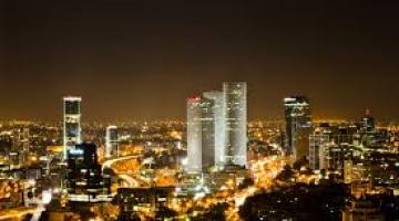 لماذا أُطلقت صفارات الإنذار بتل ابيب ليلة أمس؟