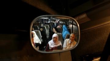 89 من أهالي أسرى غزة يزورون أبناءهم بنفحة