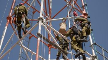 هوائيات الوحدة 8200 هي "آذان إسرائيل"