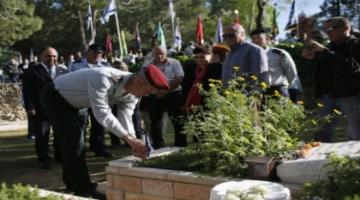 1.5 مليون صهيوني شاركوا في ذكري قتلى معارك الكيان