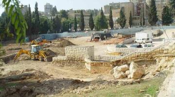 بركة سباحة على أنقاض مقبرة "مأمن الله" بالقدس