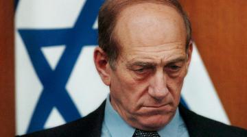 النطق بالحكم ضد أولمرت بقضايا فساد اليوم