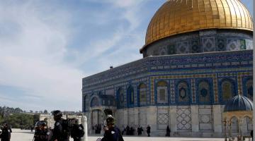 الاحتلال يقرر إبعاد ستة شبان عن المسجد الأقصى
