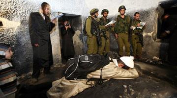 الاحتلال يتدرب على سيناريو عملية للمقاومة بقبر يوسف