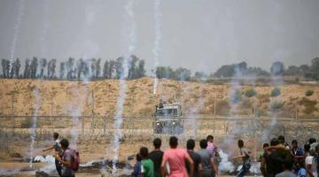 العدو يستهدف مجموعة مواطنين ومرصداً للمقاومة بغزة