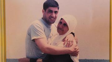 والدة الاسير نهار السعدي تطالب بالتدخل لزيارة ابنها المعزول