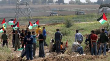 العدو يستهدف المزارعين وصيادي العصافير جنوب القطاع