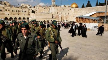 سباق صهيوني على تهويد القدس وتوسيع الاستيطان