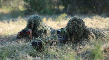 الجيش الصهيوني يحقق في حوادث القنص على حدود غزة