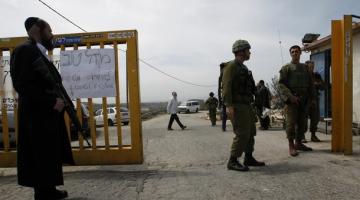 قاعدة عسكرية صهيونية في مدينة بيت ليد المحتلة تتحول الى ساحة معركة بين المظليين والشرطة الصهيونية