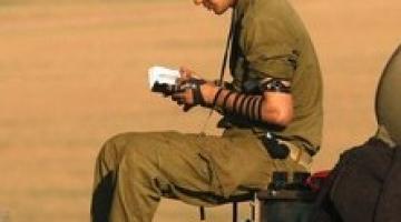 صحيفة التايمز: حاخامات بالجيش الصهيوني يقدمون لجنودهم إرشادات دينية تربط مهامهم القتالية بنصوص توراتية