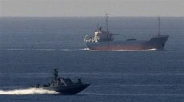 الزوارق الحربية الصهيونية تطلق قذائفها ونيرانها تجاه قوارب صيد فلسطينية قبالة ساحل غزة