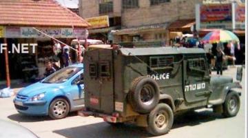 مصادر العدو: أجهزة الامن الفلسطينية سلمت الكيان الصهيوني هاون ومتفجرات وألغام تم ضبطها في أريحا