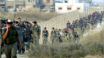 "112" حاجزاً صهيونياً لحماية "500" مستوطن داخ