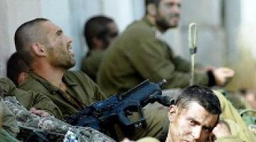 جنود سلاح البحرية الصهيوني في إيلات يشتكون من الجوع :" نأكل الفتات كالعصافير"