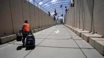 حواجز الضفة والمآرب القذرة مصادر تكشف أحد أساليب الشاباك في إسقاط الشباب في الضفة