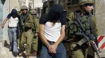 قوات الاحتلال تعتقل ثلاثة مواطنين من مدينة الخليل