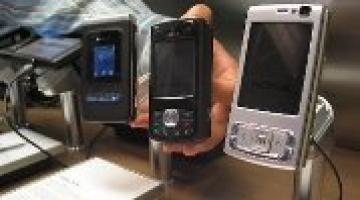 عندما تكون هدفاً لها.. كيف تتنصت المخابرات الصهيونية على جوالك الشخصي ؟!