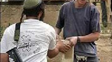 إصابة مستوطن أطلق النار على مشيعي جنازة بالخليل