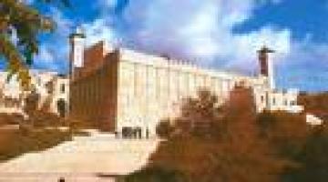 الاحتلال منع رفع الأذان في الحرم الإبراهيمي 53 مرة الشهر الماضي