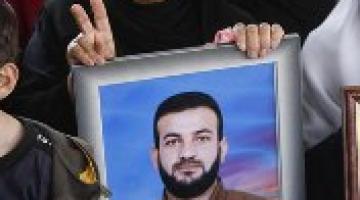 عشرات العائلات بغزة تستقبل العيد بدون أبنائها الأسرى