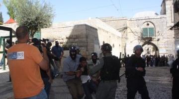 الاحتلال يعتقل مدير مركز معلومات وادي حلوة وعدداً من طاقمه