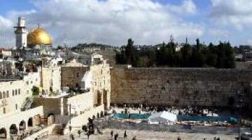 تقرير صهيوني: رغم سياسة مصادرة الأراضي فإن عدد سكان الفلسطينيين في القدس في ازدياد