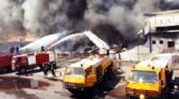 بسبب سيجارة ألقاها أحد الجنود الصهاينة.. حريق هائل في مخزن أسلحة تابع لسلاح الجو الصهيوني