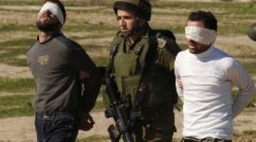 قوات الاحتلال تعتقل ثلاثة مواطنين بالخليل