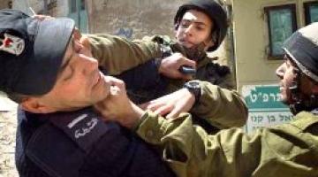 اضطرت أن تدوس كرامتها من أجل الحفاظ علي امن العدو..هآرتس تشيد بشجاعة سلطة رام الله في إدانتها لعملية قتل الضابط الصهيوني