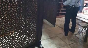 الاحتلال يقتحم مصلى "باب الرحمة" ويفرغه من محتوياته