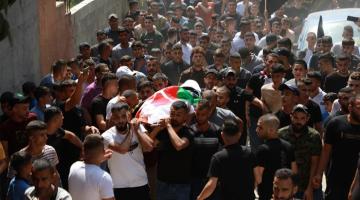 جماهير غفيرة تشيع جثمان الشهيد العصيبي في النقب المحتل