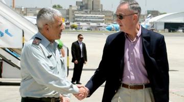 رئيس الأركان الأمريكي يصل "تل أبيب"