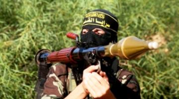 المصادر العبرية: مقاومون فلسطينيون يطلقون قذيفة مضادة للدروع على قوة صهيونية شرق القطاع