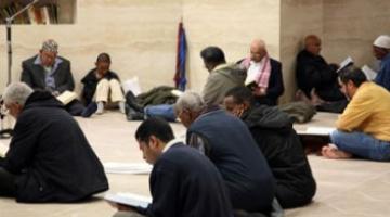 يتكلمون "العربية" يندسون بين المسلمين.. تحذير من عملاء للموساد