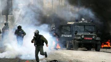 اصابة شاب بجروح خطيرة في مواجهات عنيفة بقرية النبي صالح