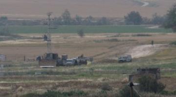 قوة صهيونية تعتقل شابين بعد إصابتهما وسط القطاع