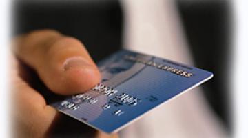 جندي صهيوني يتسوق ببطاقة ائتمان ناشط تركي كان على متن "أسطول الحرية"!!