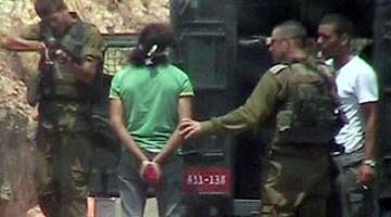 إدانة جنديين صهيونيين أطلقا النار على فلسطيني مكبل