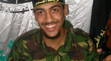 والد الاستشهادي يحيى "للإعلام الحربي": تمنيت أن اصعد على جسر الموت بعد العملية