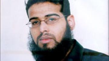 نتيجة التعذيب والإهمال الطبي.. أسير فقد عيناً ويتألم من الأخرى في سجون الاحتلال