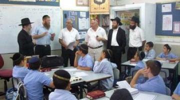 الكتب تشتمل مواضيع عن تهجير الفلسطينيين.. تعليم سديروت يصادر كتبًا دراسية برواية فلسطينية