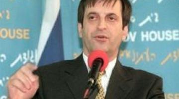 العدو يزعم: المقاومة تقوم بتكديس السلاح