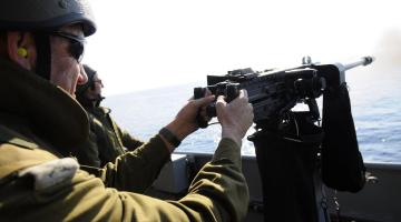 الاحتلال يستهدف مراكب الصيادين شمال غزة