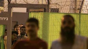 إدارة سجن نفحة تعزل 4 أسرى من الجهاد على خلفية طعن الضابط الصهيوني