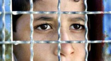 الأسرى للدراسات :إنتهاكات صهيونية خطيرة بحق الأسرى الأطفال في السجون